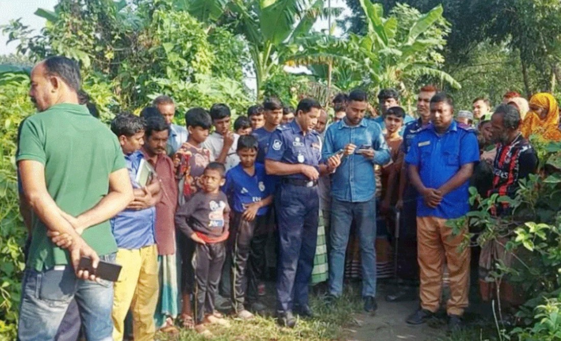 মাঠ থেকে অজ্ঞাত নারীর মরদেহ উদ্ধার